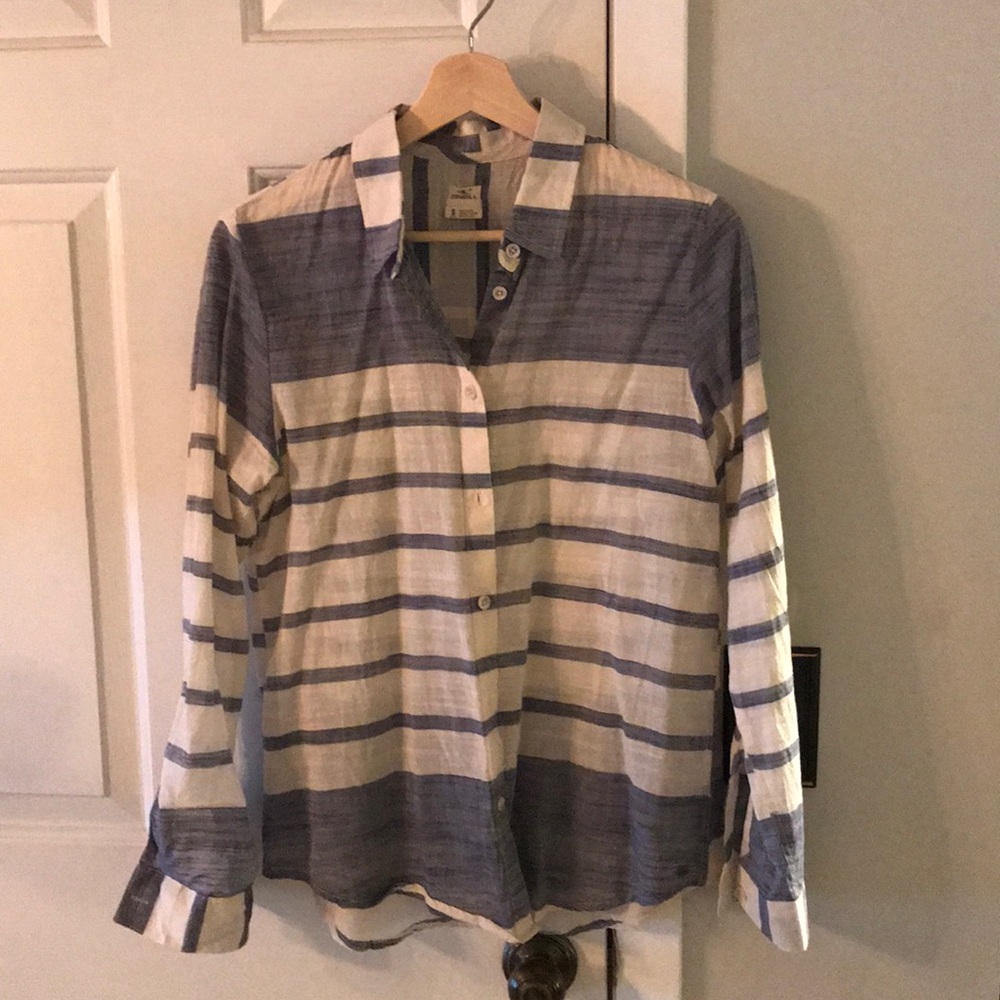 Women’s button up shirt